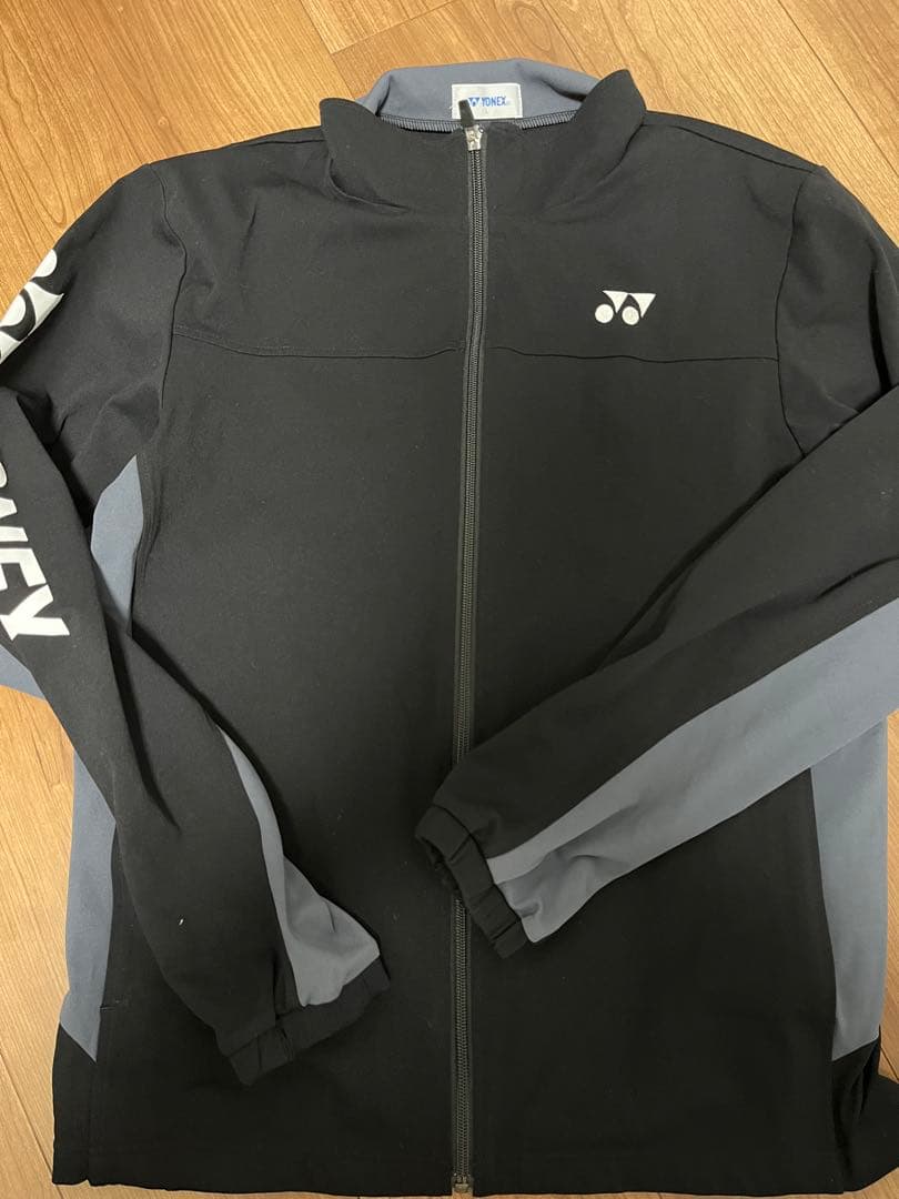 YONEX ジップアップジャケット 黒　Lサイズ