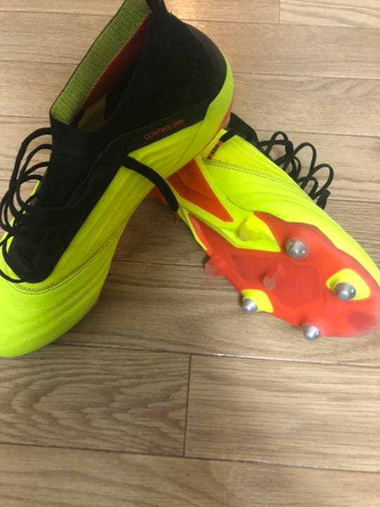 サッカースパイク26.5