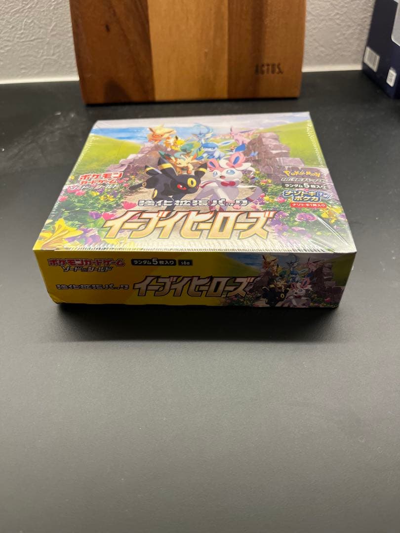 イーブイヒーローズ　未開封　ボックス　BOX