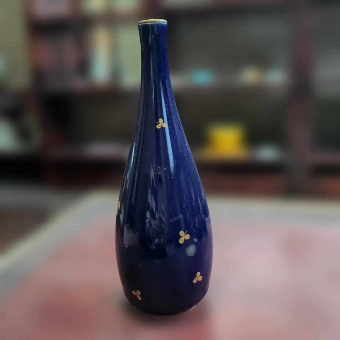 セーブルのアンティークの花瓶