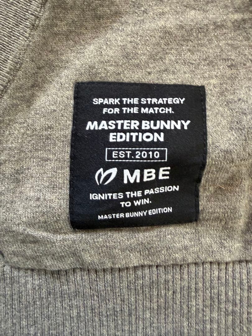 未使用品　MBE グレー フード付きセーター サイズ5