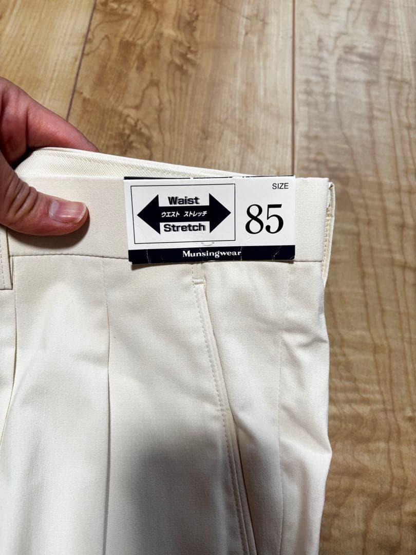 新品。マンシングウェア パンツ