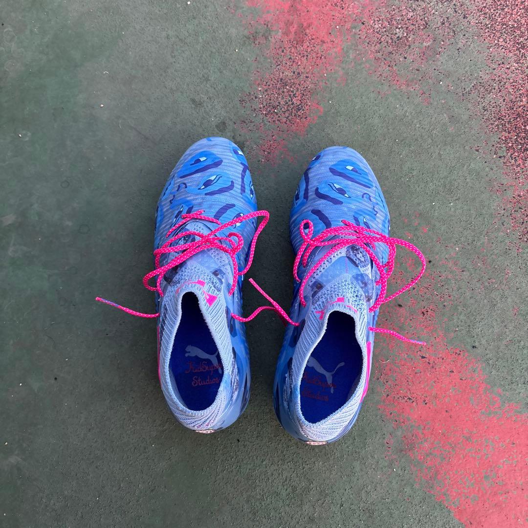 Puma サッカーシューズ FG迷彩柄 青・ピンク