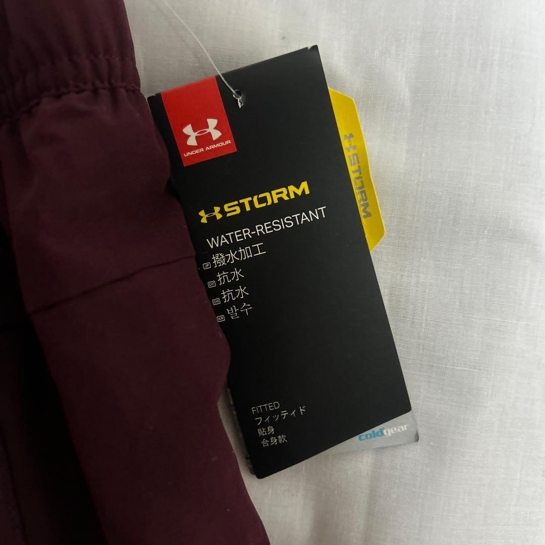 ★新品タグ付き★ アンダーアーマー　ストーム　ナイロンパンツ　撥水加工　中綿入り