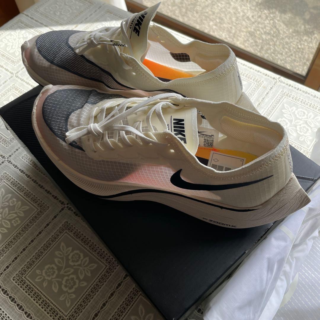 NIKE zoomx VAPORFLY NEXT % ランニングシューズです！