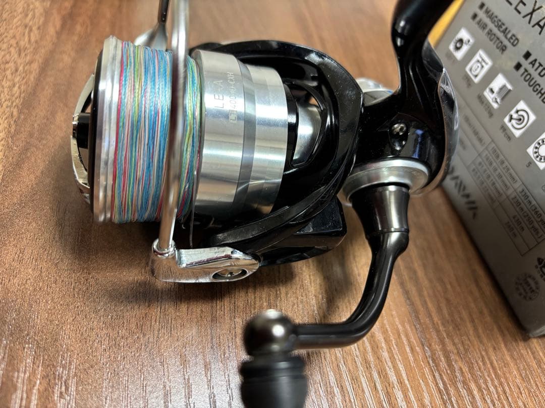 19LEXA LT4000D-CXH スピニングリール　レガリス替スプール付き