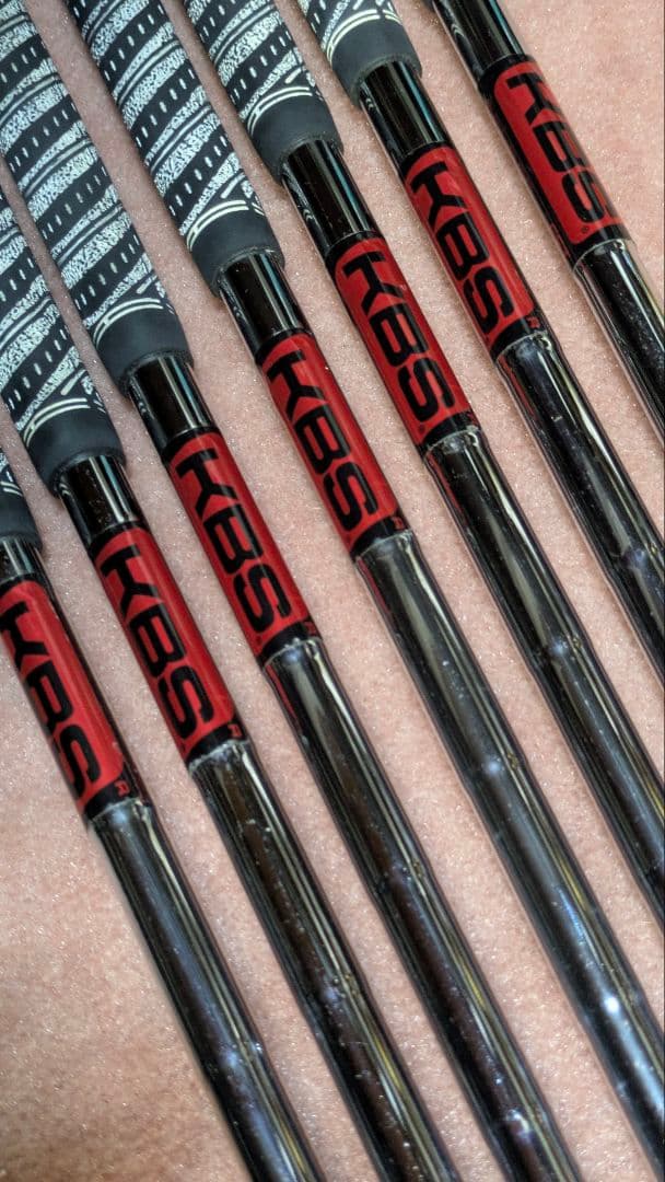 cobraグリップ付き　KBS TOUR90(R) 7本