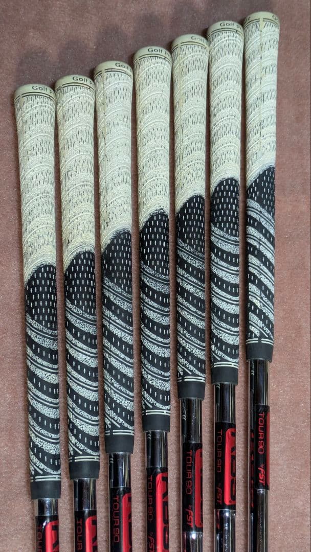 cobraグリップ付き　KBS TOUR90(R) 7本