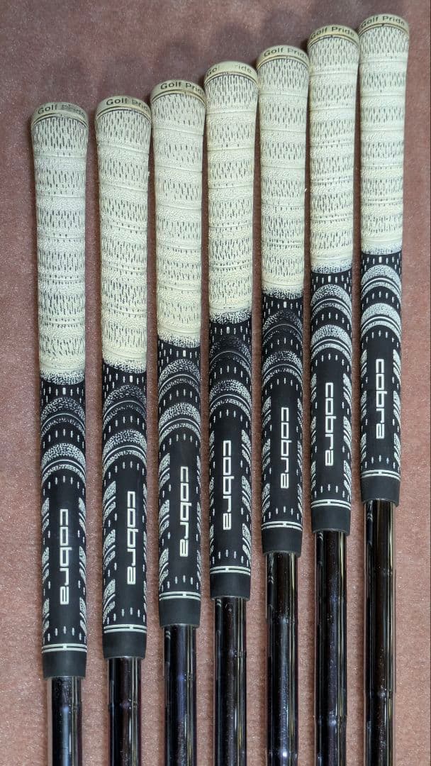 cobraグリップ付き　KBS TOUR90(R) 7本