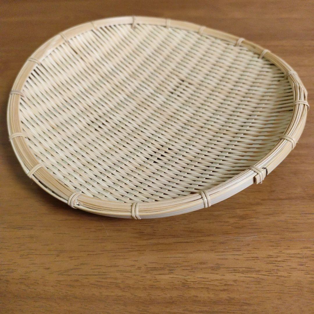 「竹虎　磨き当縁ざる（大）2つ」と「藤倉商店　青ざる33cm1つ」のセット