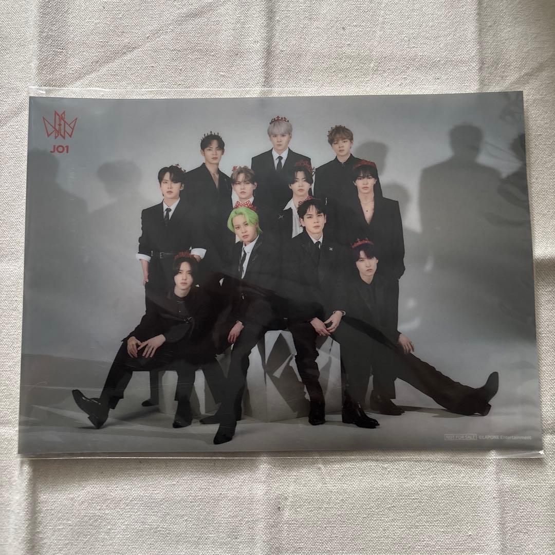 JO1 Official Magazine とファイル　電気のチラシ