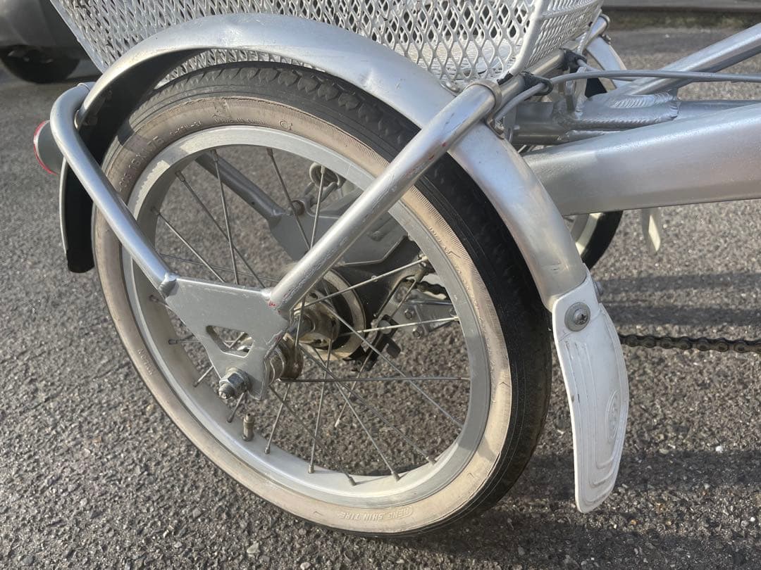 愛知県引取限定　ブリヂストン　シルバー 三輪 自転車　中古