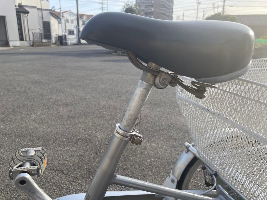 愛知県引取限定　ブリヂストン　シルバー 三輪 自転車　中古