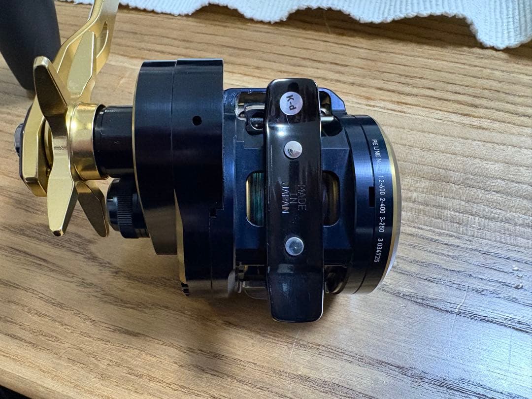 ソルティガic300 H-SJ 右巻き 中古美品 3月末購入