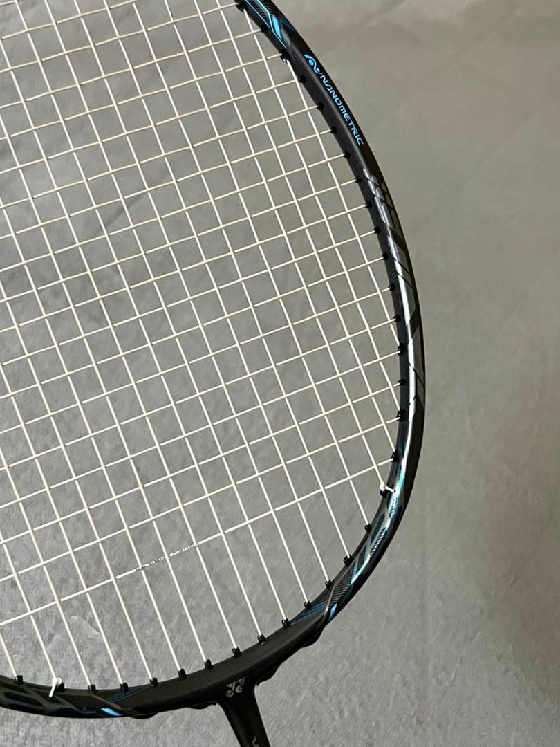 YONEX ボルトリック zフォースⅡ 4UG5