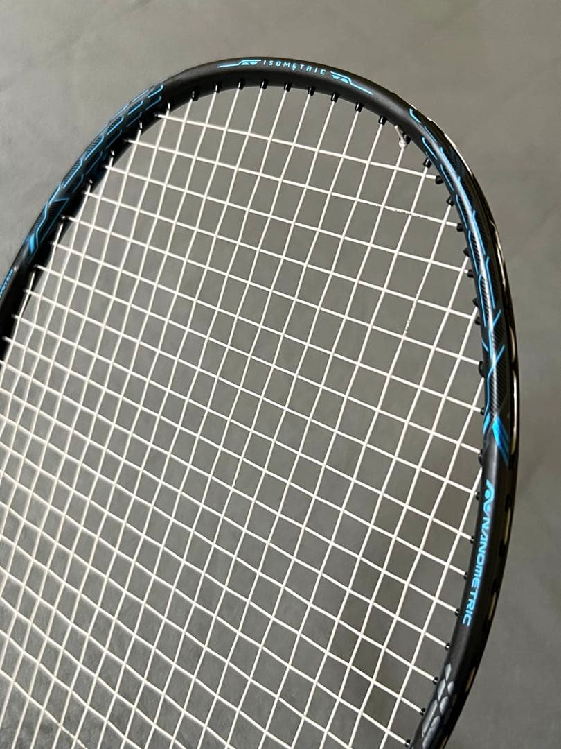 YONEX ボルトリック zフォースⅡ 4UG5
