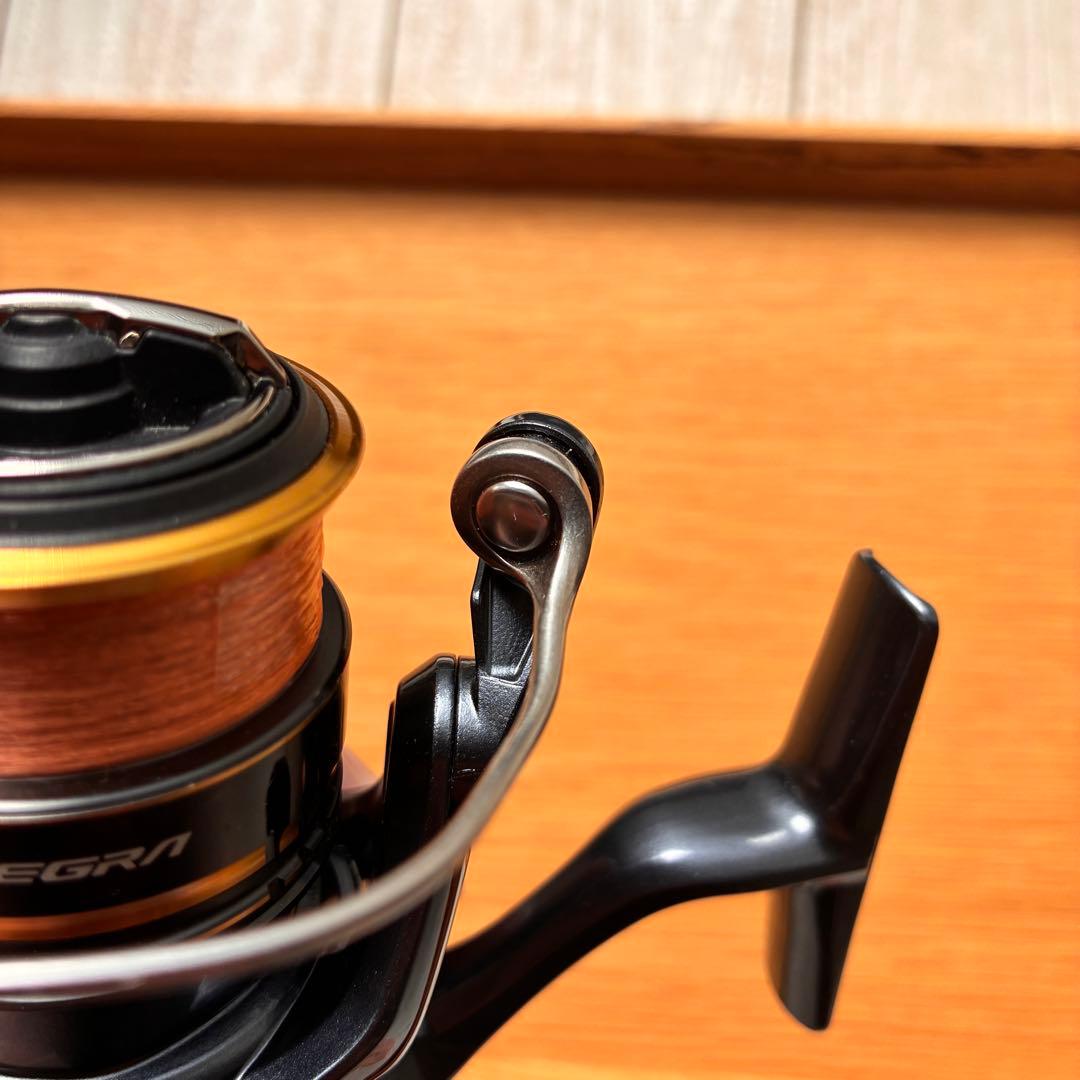 21アルテグラC2000S SHIMANO リール　スピニングリール