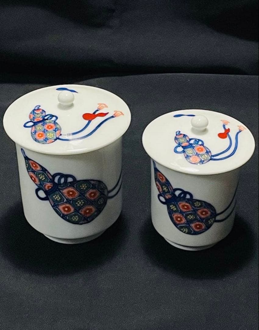 未使用品時代物十二代酒井田柿右衛門　染錦瓢箪画夫婦蓋付湯呑みセット