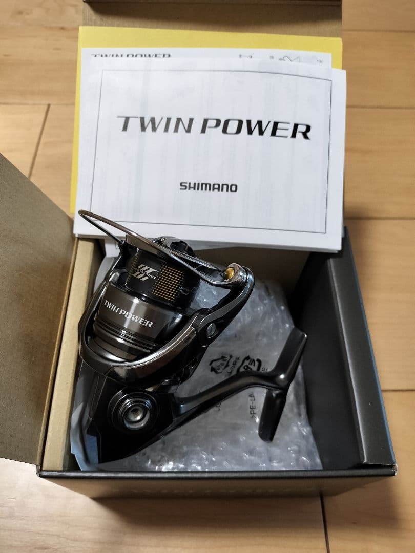 SHIMANO 24 TWIN POWER C3000XG スピニングリール