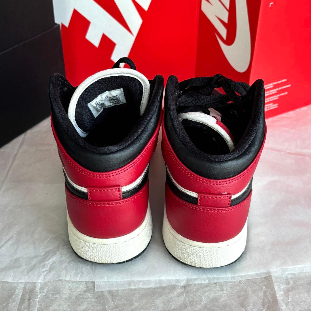 NIKE ナイキ エアジョーダン 1 シカゴブラックトゥ MID スニーカー