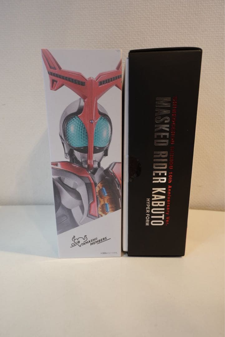 S.H.Figuarts（真骨彫製法）仮面ライダーカブトハイパーフォーム10th