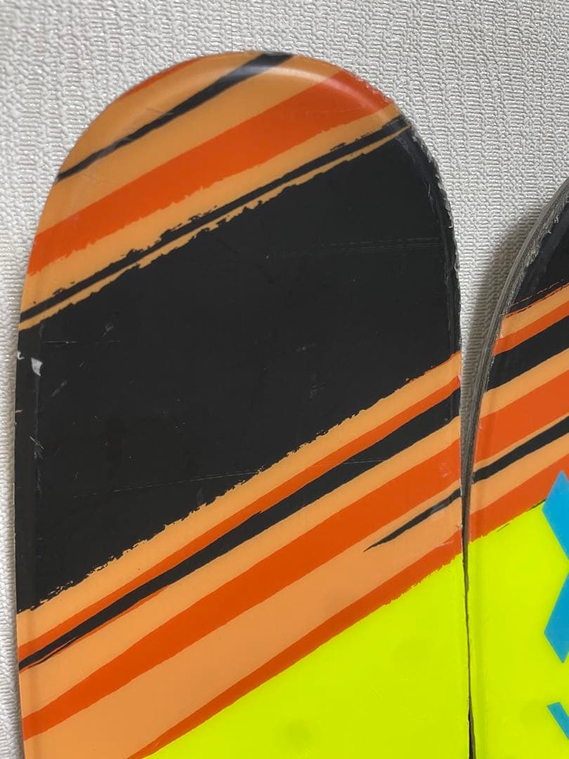 Volkl Revolt 96 Tyrolia Attack 11付き