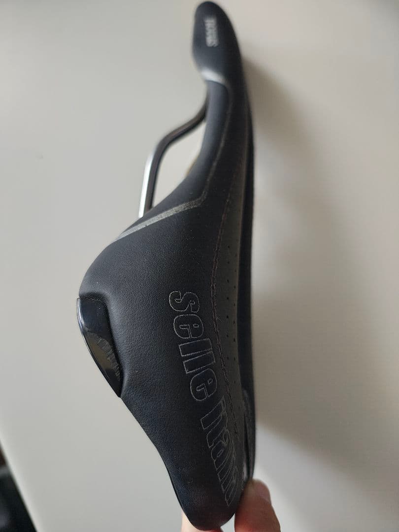 サドル　selle italia novus・スーパーフロー・エンデュランス