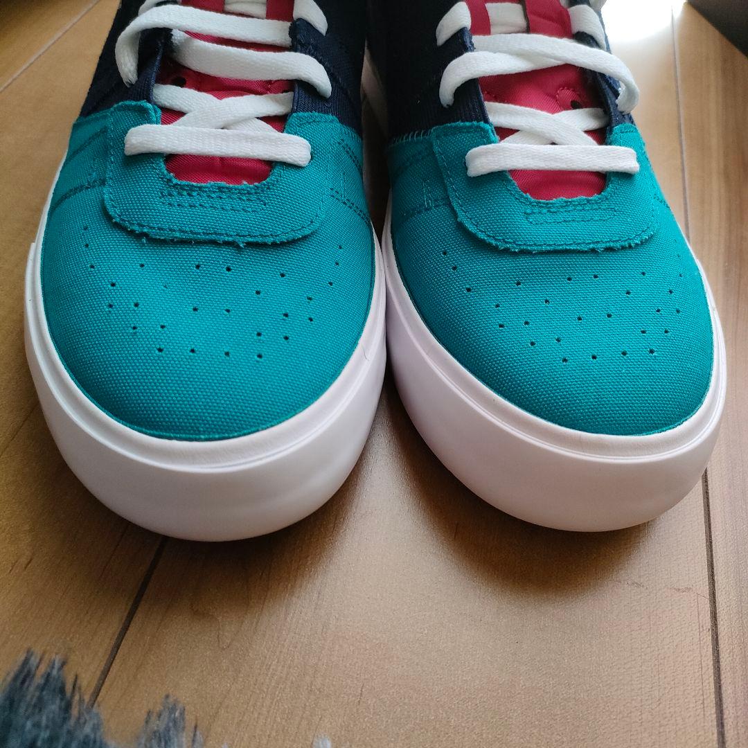新品　未用　メンス鞋　NIKE　28.5
