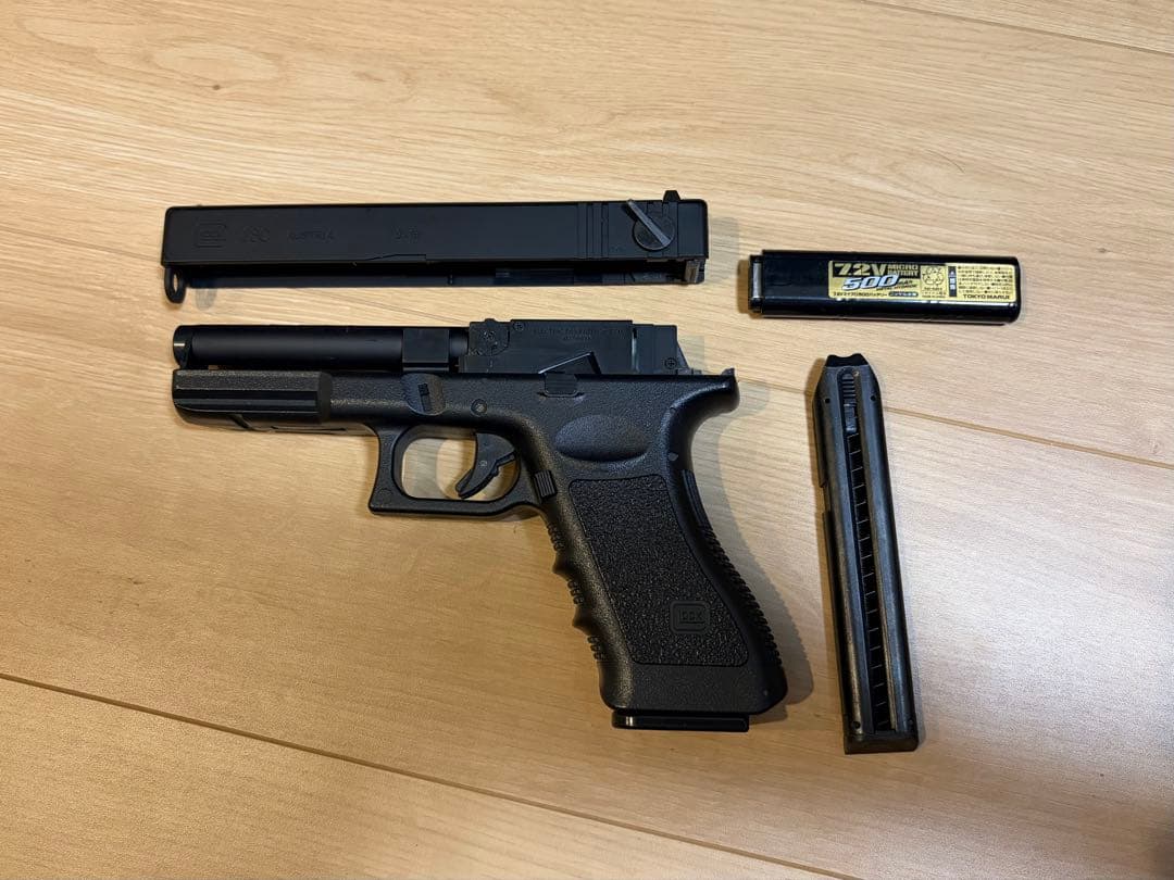 ほ*ひ様 東京マルイ GLOCK 18C 電動ガン バッテリー 充電器付き