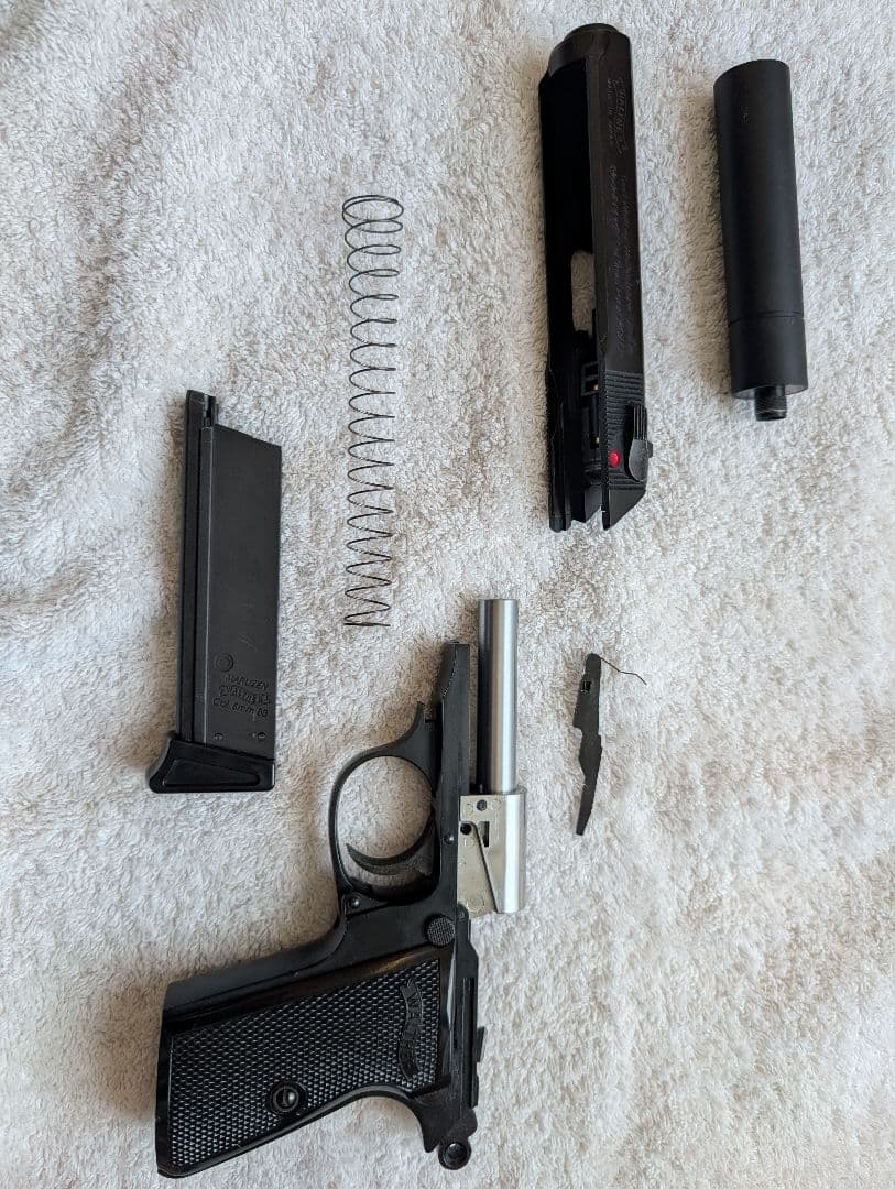 ワルサーPPK　ガスガン　サイレンサー付き