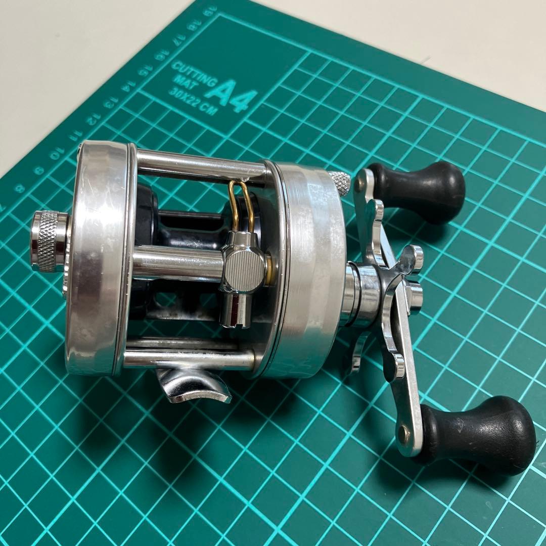 ABU Ambassadeur 1601 C IAR ベイトリール 左ハンドル