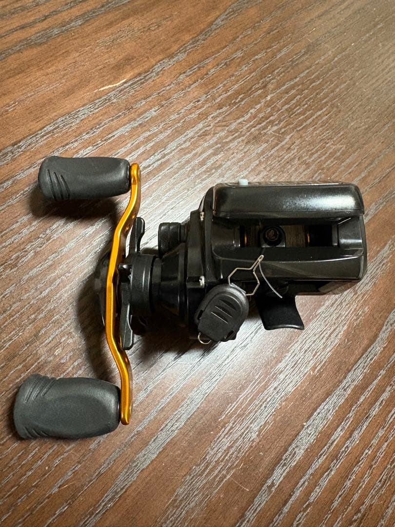 【美品】DAIWA LIGHT GAME ICV 150H 両軸リール