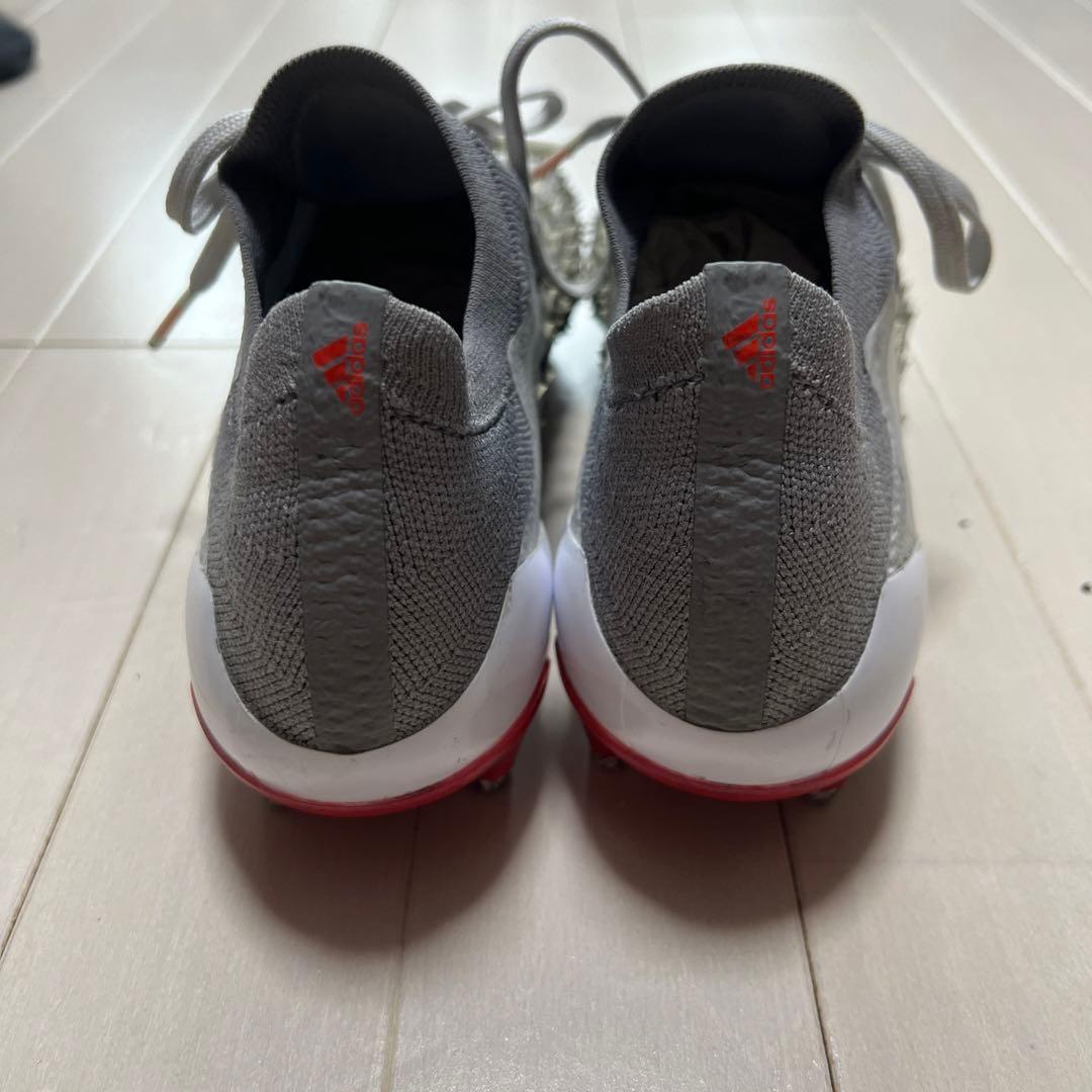 adidas Predator サッカースパイク グレー/レッド