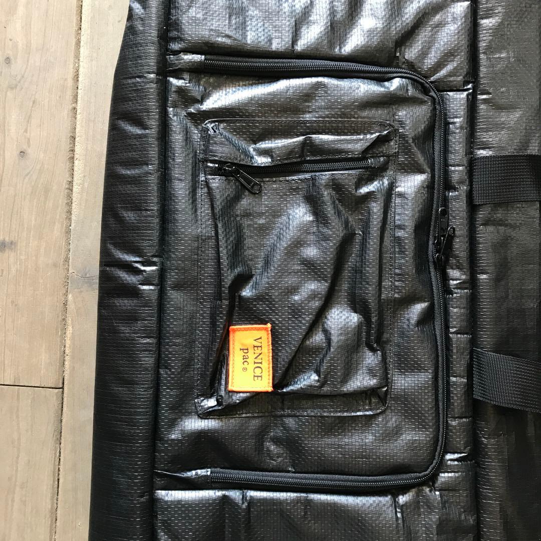 VENICE PAC ブラックバッグ　スケートバックケース￼