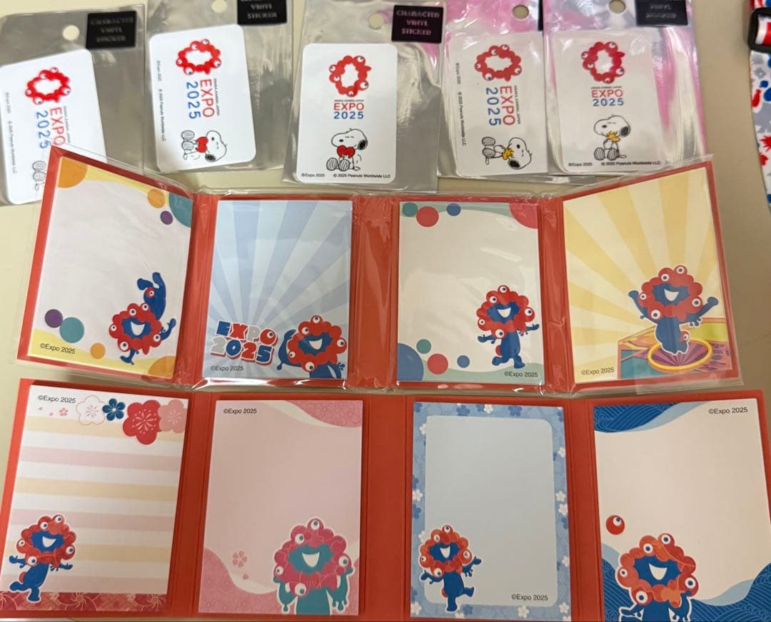 ミャクミャク　新品　EDWIN マスコット　ぬいぐるみ　シール　万博　こみゃく