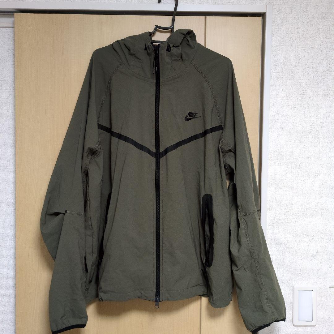 Nike ナイキテックウィンドランナー　XL　オリーブグリーン