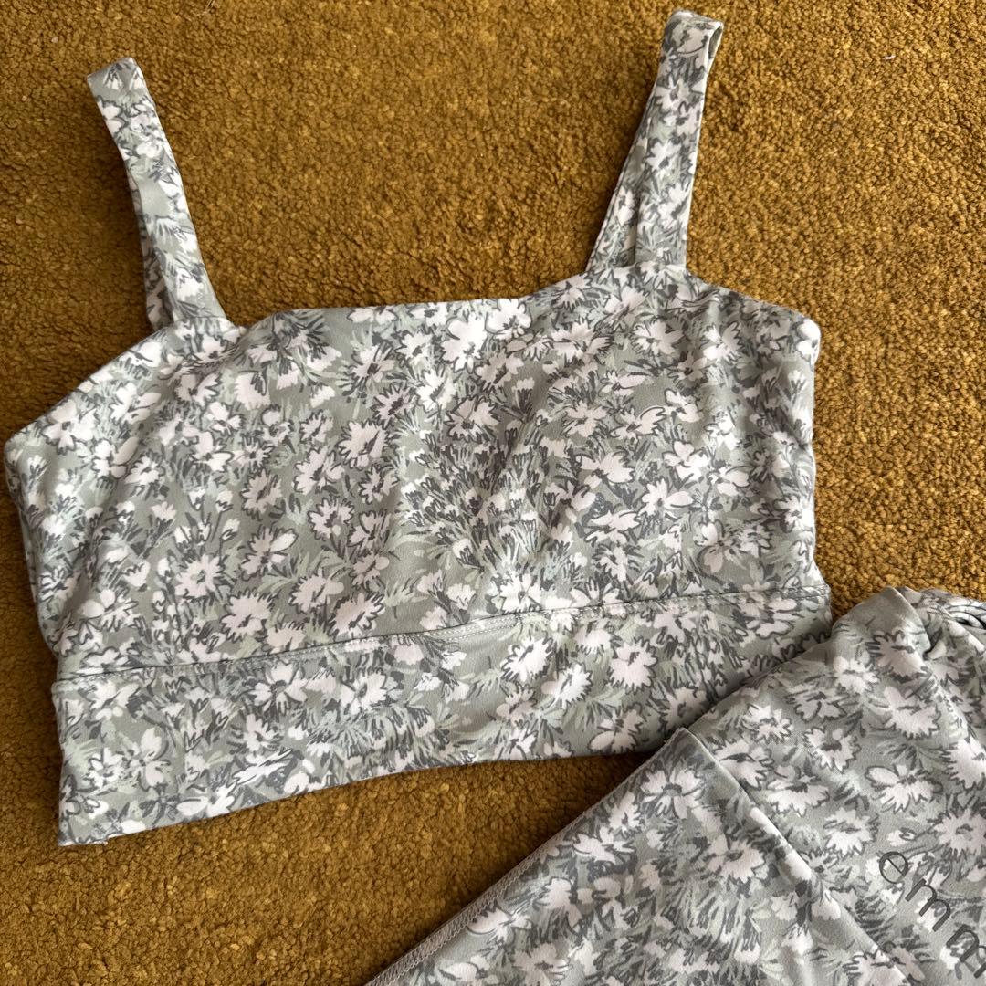 emmi yoga エミヨガ ヨガウェア