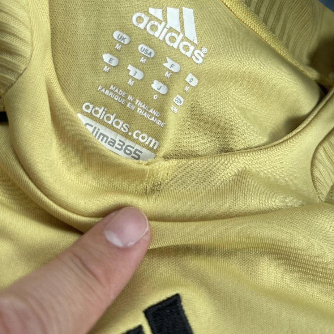 adidas イエロー サッカーシャツ