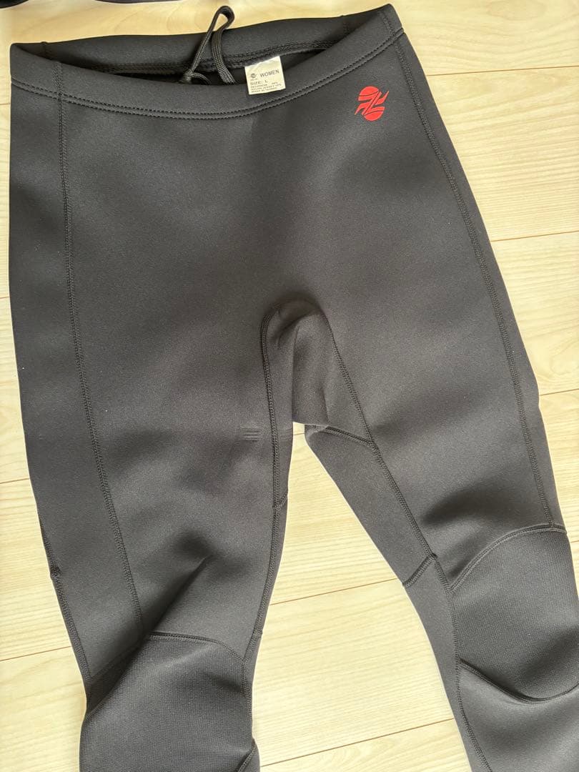 WOMEN'S ブラック ウェットスーツ Lサイズ