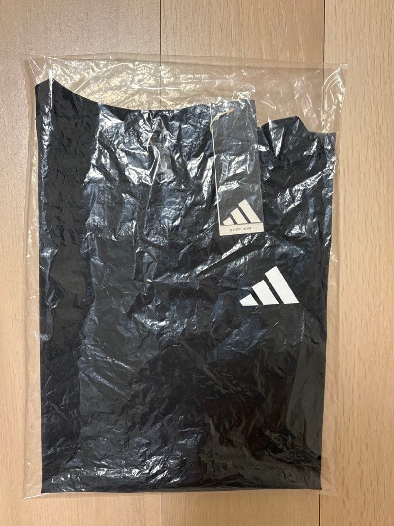 アディゼロ　ランニングTシャツ　新品・未使用　サイズＬ