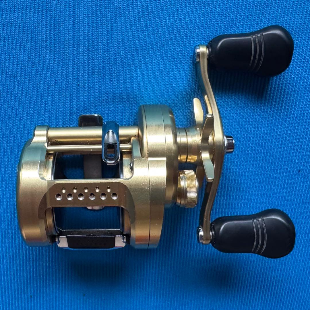 シマノ カルカッタ コンクエスト 400 HG スペアスプール付き