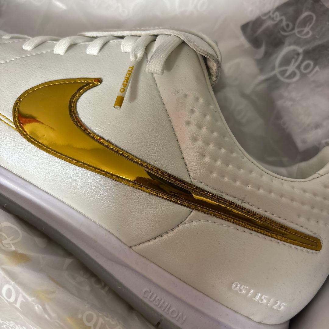 シューズ Ronaldinho x Nike Tiempo Legend of Gold