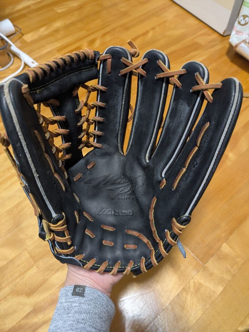 Mizuno pro 軟式グローブ 黒/茶　外野手用