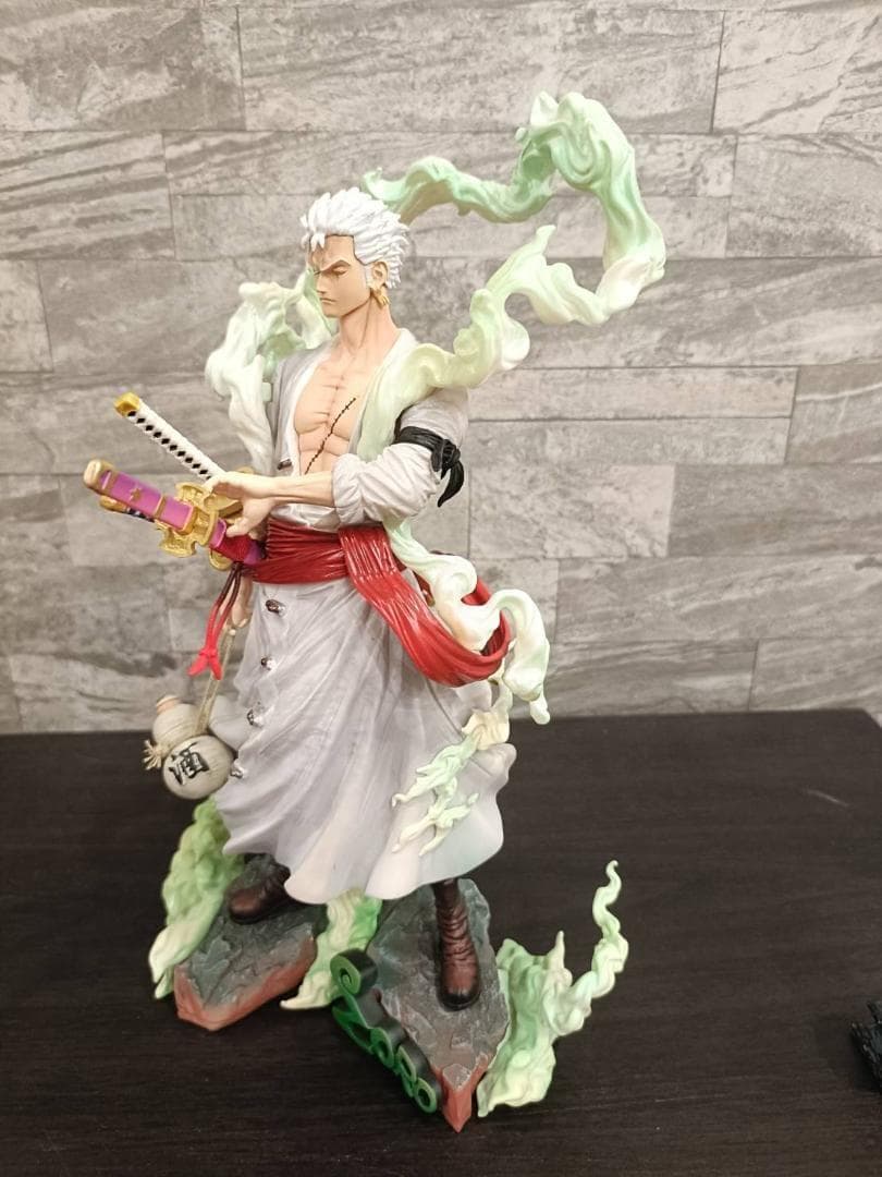 ワンピース　ゾロ　ガレージキット　アクションフィギュア