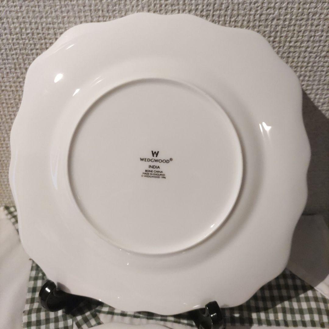 美品ウェッジウッドインディア 花柄波型 皿2枚セット