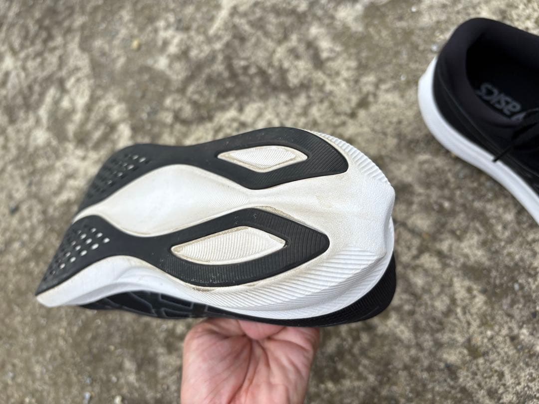 asics アシックス　evoride speed3 ランニング27.5cm