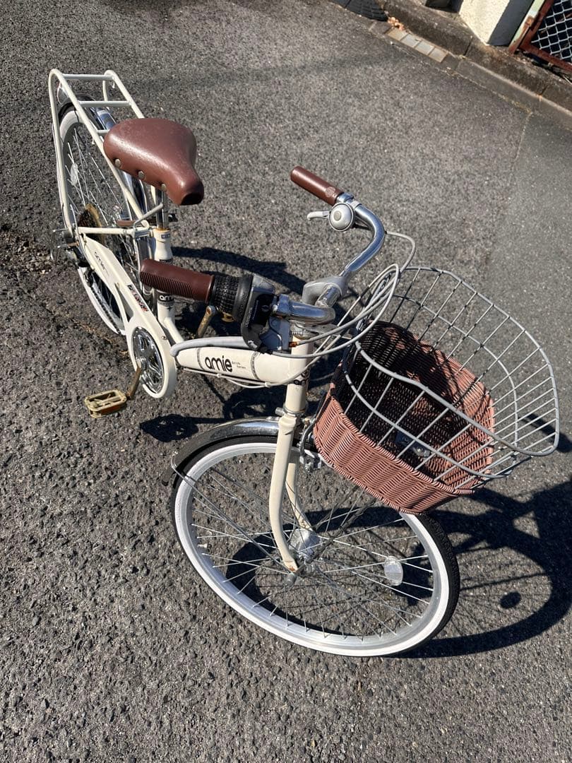 24インチamieシティサイクル 自転車　オートライト　変速付き