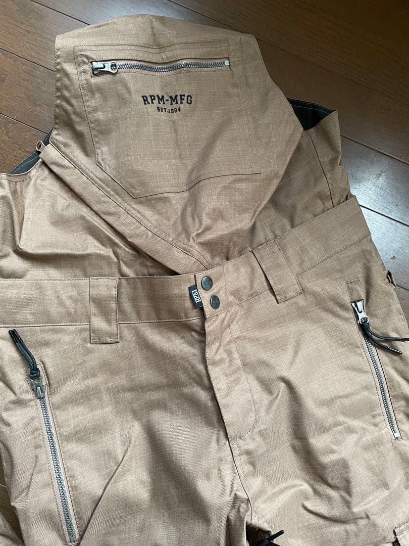 【新品】RPM ベージュ 防水加工スノーボードウェア&ビブパンツ
