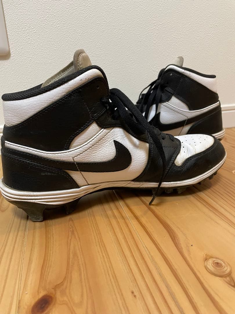 Nike エアジョーダン スパイク 白/黒