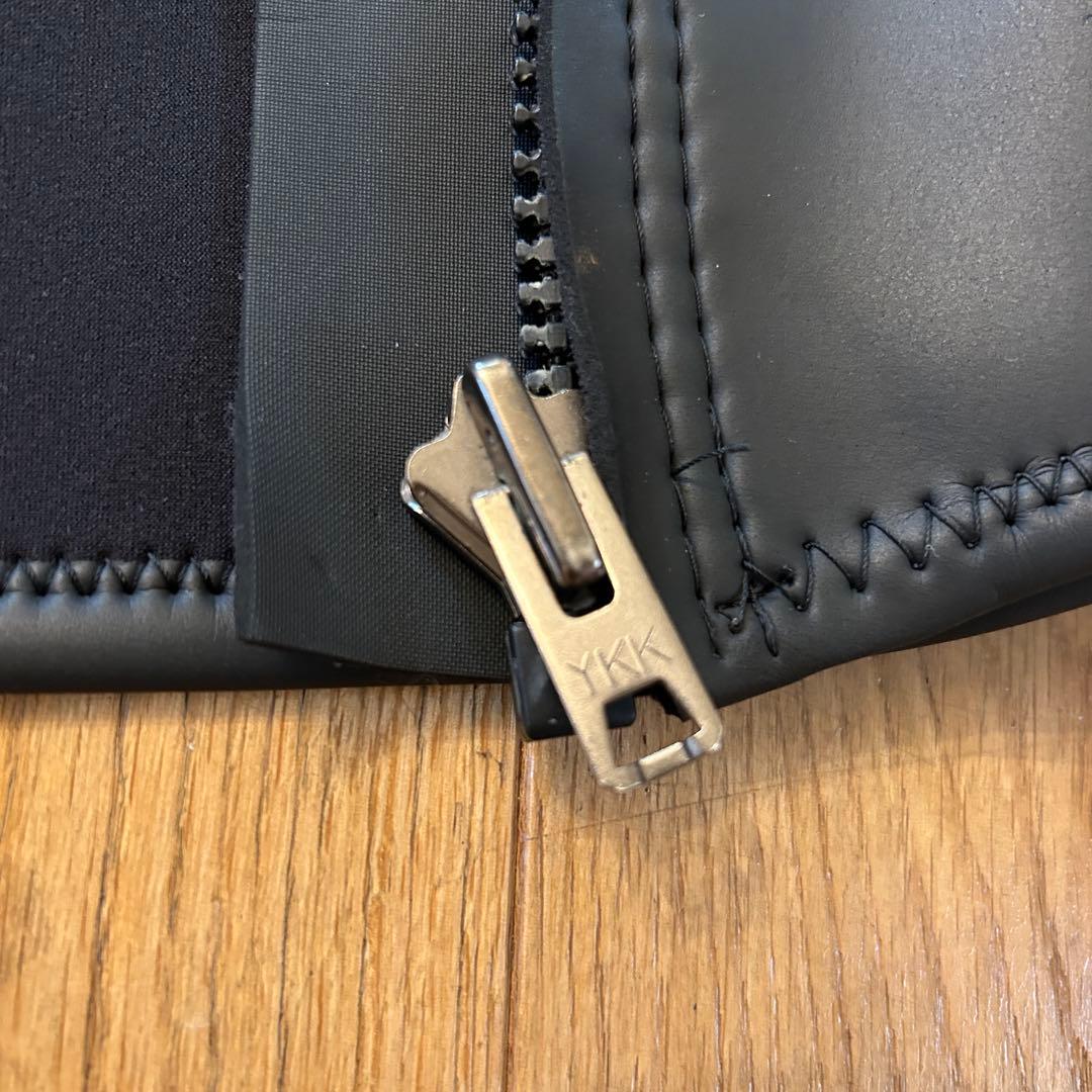 美品　DEUS Ex Machina タッパー　M